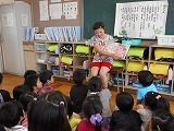 読み聞かせの画像