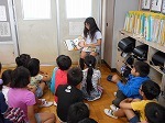 図書委員会の読み聞かせの画像