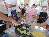 1学期お疲れさま会まきまきクレープ作りの画像