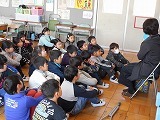 読み聞かせの画像