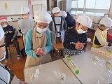 てん茶ご飯のおにぎり作りの画像