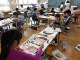 絵をかく会の画像