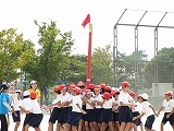 運動会練習帽子取り&旗取りの画像
