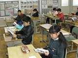 朝の読書でスタートの画像