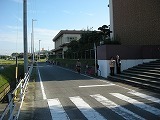 朝の登校の様子の画像