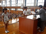 全校朝会の画像
