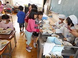 今日の給食の画像