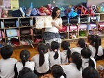 図書館ボランティアさん読み聞かせの画像