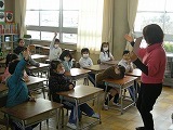 外国語活動の授業の画像
