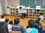 図書委員会の読み聞かせの画像