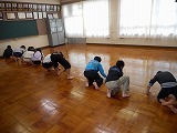 教室のワックスがけの画像