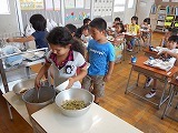 栄養教諭の給食指導の画像