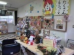 図書館飾り・12月らしく…の画像