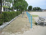 運動場の草刈りの画像