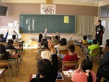 学校視察の画像