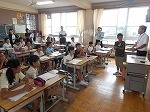 学校視察の画像
