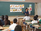 外国語活動の授業の画像