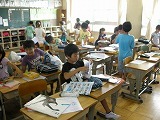 通知表の配付と夏休みの準備の画像