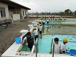 プール清掃の画像