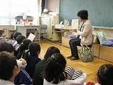 読み聞かせの画像