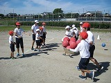 親子ペア演技の練習の画像