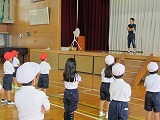 運動会の練習低学年の画像