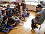 読み聞かせと読書の画像