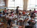 栄養教諭の給食指導の画像