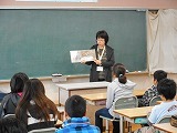 読み聞かせと読書の画像