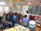 カウントダウンと読み聞かせの画像
