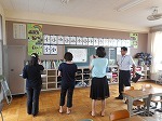学校視察の画像