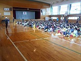 地震避難訓練・大災害時児童引き渡し訓練の画像