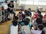 3年生・ひまわり学級は読み聞かせの画像