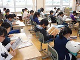 読み聞かせと読書の画像
