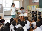 図書委員会の読み聞かせの画像