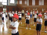 運動会の練習低学年の画像
