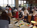 5年生巻き寿司作りの画像