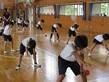 運動会の練習中学年の画像
