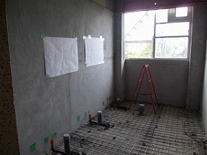１棟東トイレ・昇降口工事の画像